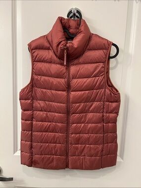 Uniqlo Quilted Puffer Vest - Rust Red